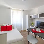Alessia's Flat - Sarpi 2 Апартаменты *