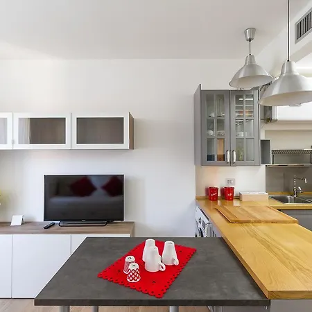 Alessia's Flat - Sarpi 2
