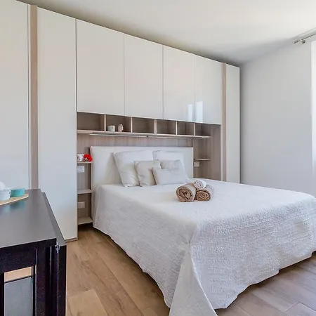 Alessia's Flat - Sarpi 2 Apartment Milan